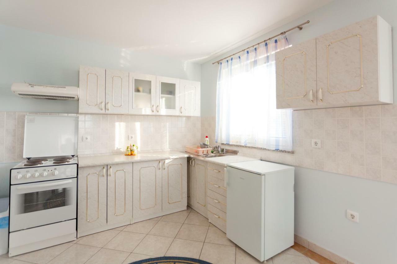 Apartments Jadranka Малинска Екстериор снимка