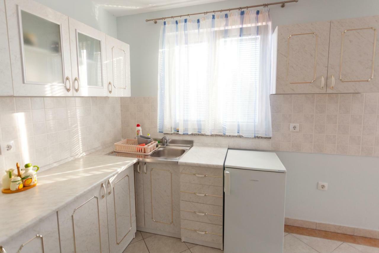 Apartments Jadranka Малинска Екстериор снимка