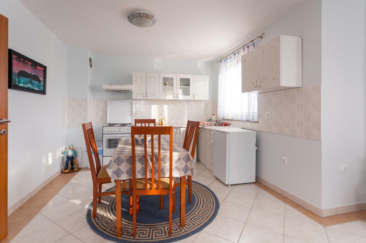 Apartments Jadranka Малинска Екстериор снимка