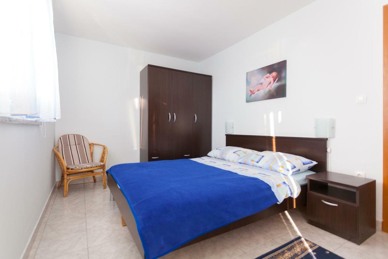 Apartments Jadranka Малинска Екстериор снимка