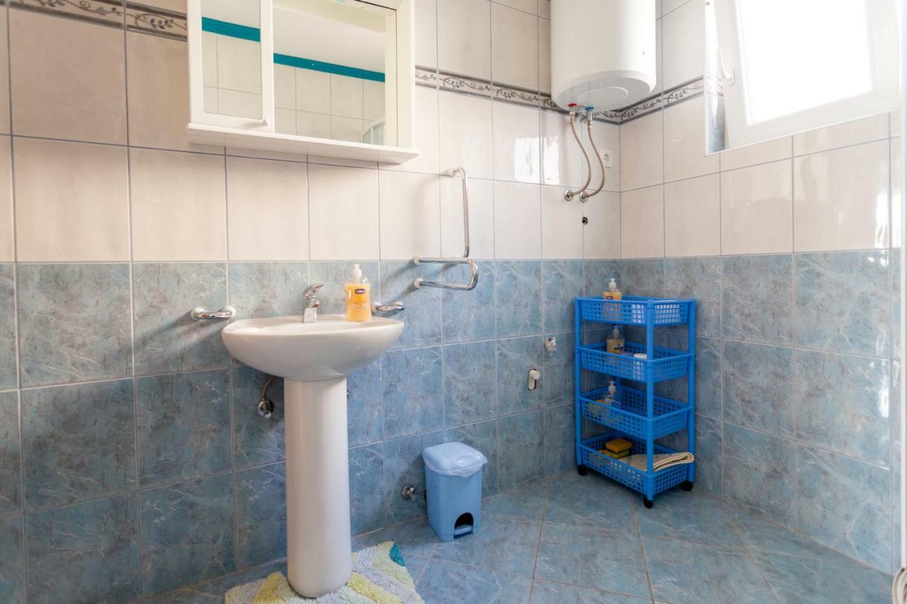 Apartments Jadranka Малинска Екстериор снимка